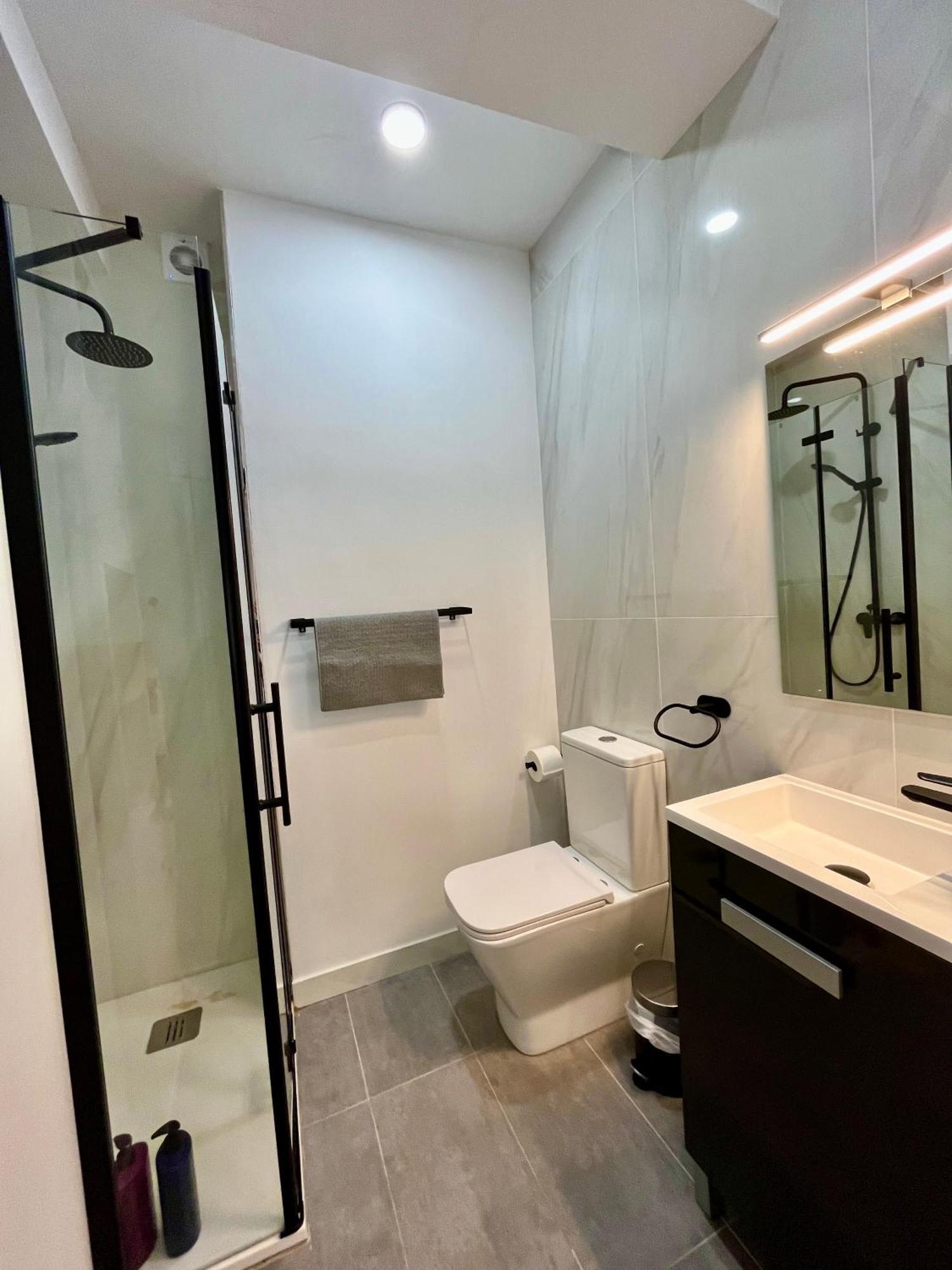 Piso Picasso, Modern Apartment In The Heart Of Malaga City Exterior photo